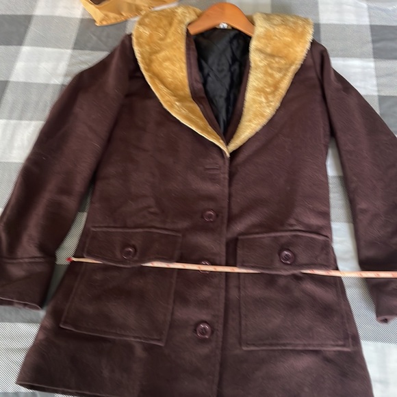 Kelly Reilly Fur Collar Brown Wool Coat - Picture 4 of 6
